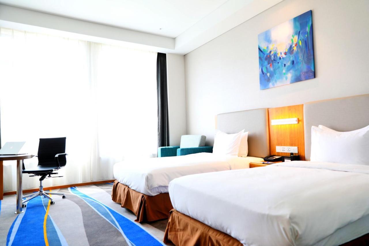 Holiday Inn Express Luoyang Xiyuan Extérieur photo