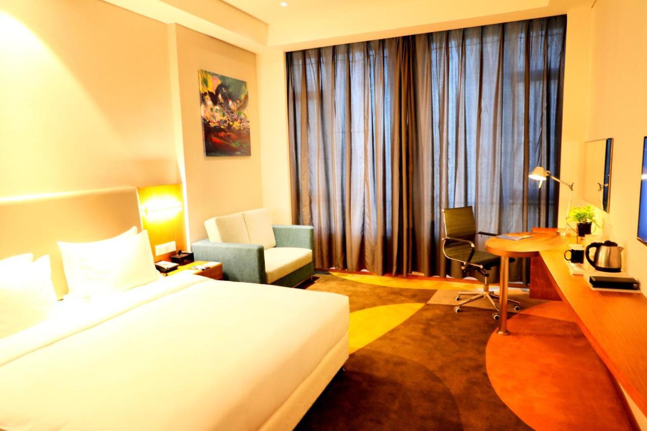 Holiday Inn Express Luoyang Xiyuan Extérieur photo